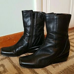 NINE WEST Black Leather Ankle Boot w/ Funky Heel 6